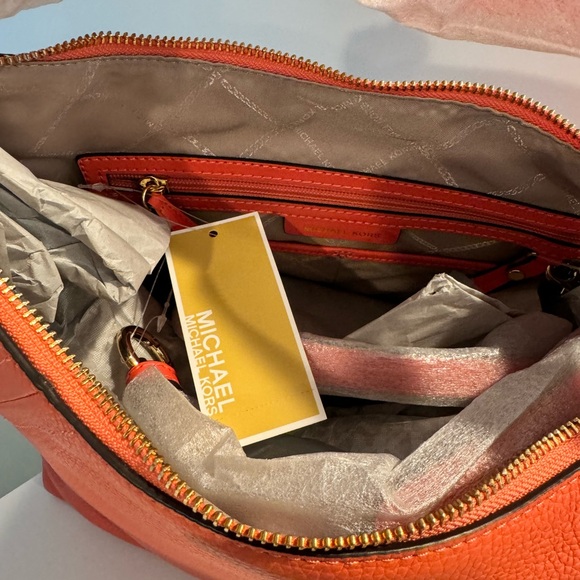 Michael Kors Aria Large Shoulder Bag Pink Grapefruit NWT - Picture 5 of 9